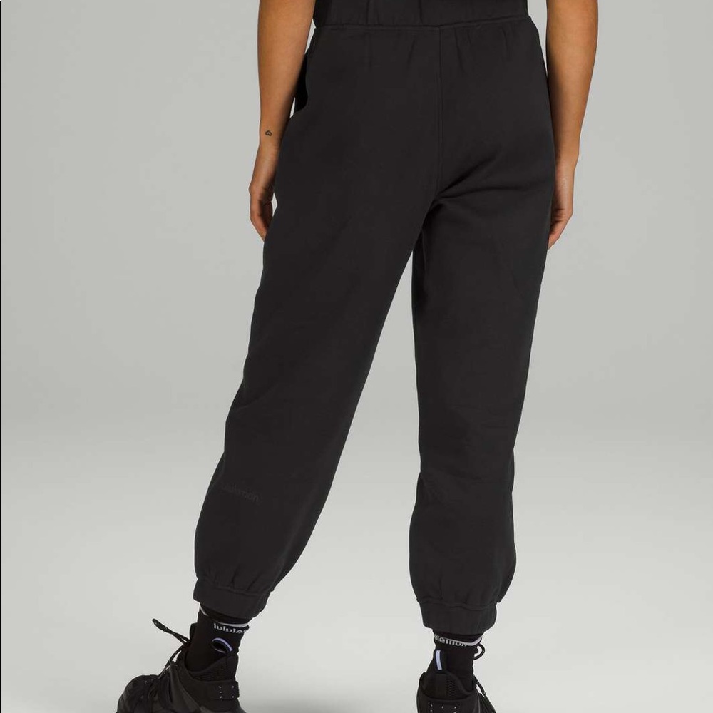 Lululemon relaxed high rise cropped jogger